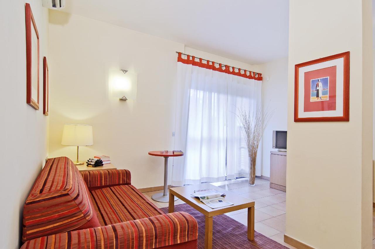 Residence I Triangoli Casal Palocco Extérieur photo