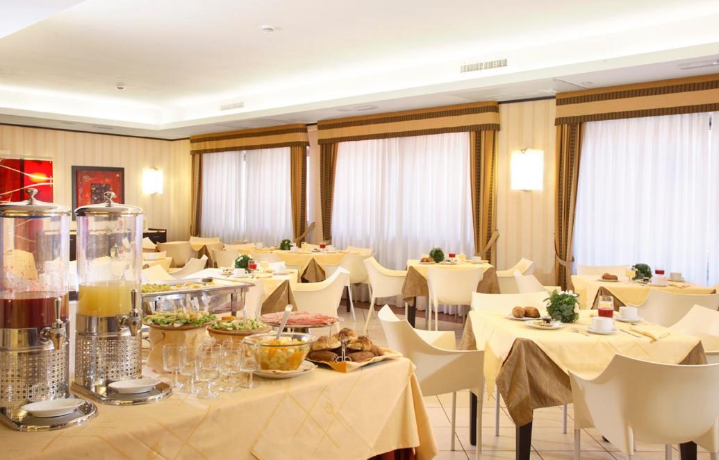 Residence I Triangoli Casal Palocco Extérieur photo